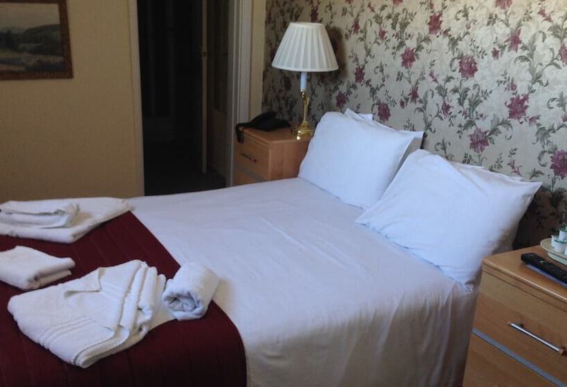 בית מלון כפרי The Manor