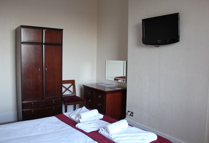 בית מלון כפרי The Manor