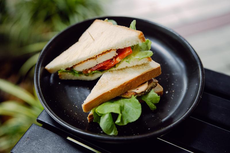 호텔 The Melody Phuket Sha Extra Plus