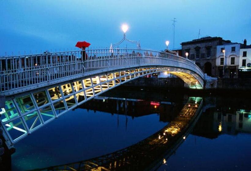 Отель The Norseman Temple Bar