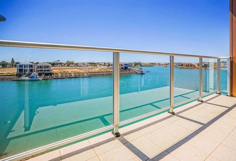 בית מלון כפרי Wallaroo Marina Apartments