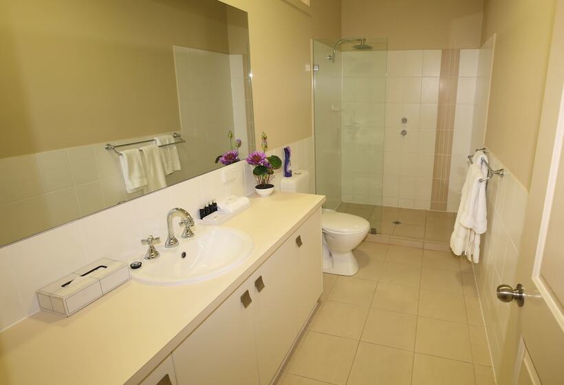 هتل Wallaroo Marina Apartments