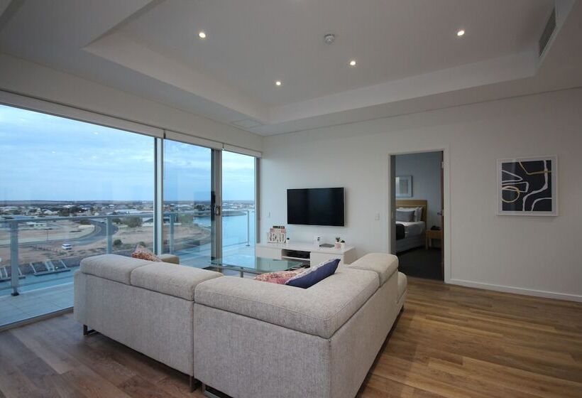 هتل Wallaroo Marina Apartments