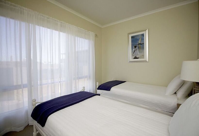 هتل Wallaroo Marina Apartments