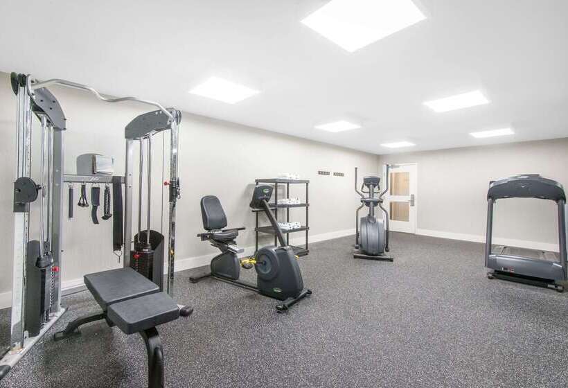 בית מלון כפרי Wingate By Wyndham Niagara Falls