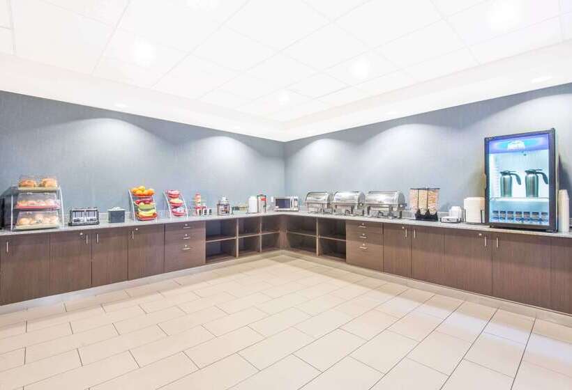 בית מלון כפרי Wingate By Wyndham Niagara Falls