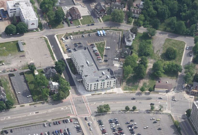 בית מלון כפרי Wingate By Wyndham Niagara Falls