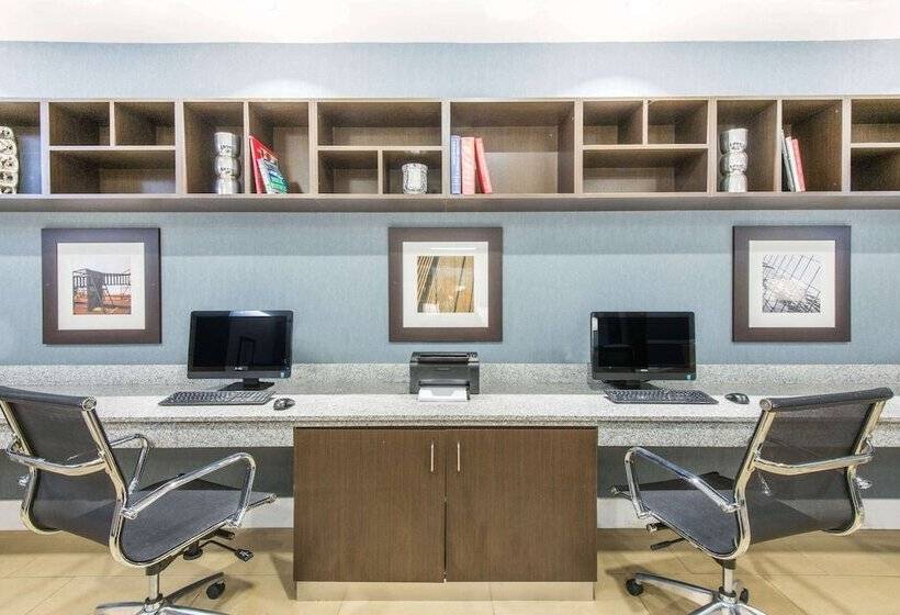 בית מלון כפרי Wingate By Wyndham Niagara Falls