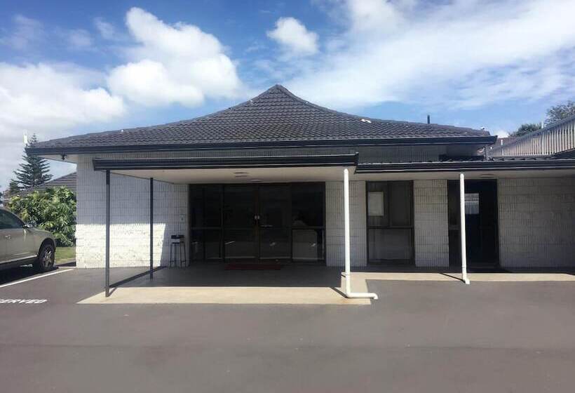 Ellerslie Palms Motel