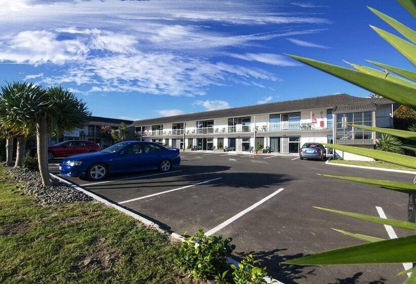 Ellerslie Palms Motel