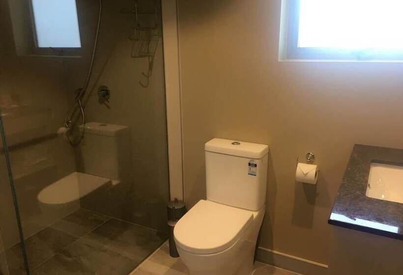 Ellerslie Palms Motel