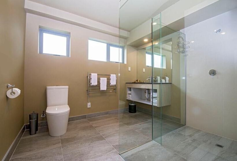 Ellerslie Palms Motel