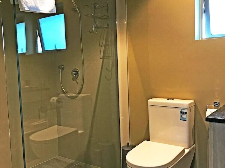 Ellerslie Palms Motel