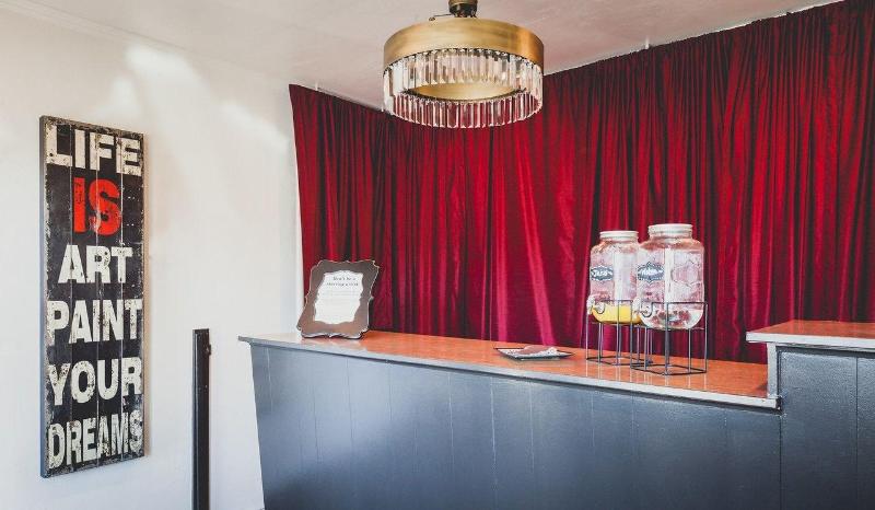 فندق على الطريق Lia