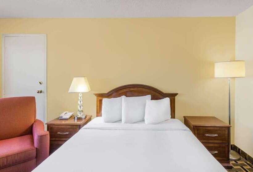 汽车旅馆  Travelodge By Wyndham Reno