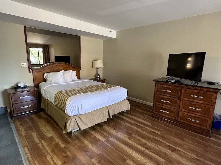 汽车旅馆  Travelodge By Wyndham Reno