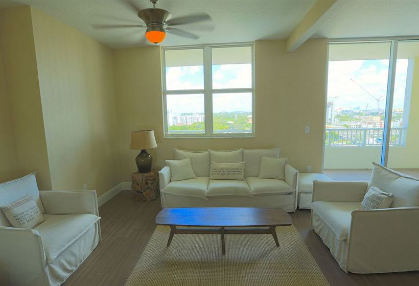 Pelican Residence at One Broadway