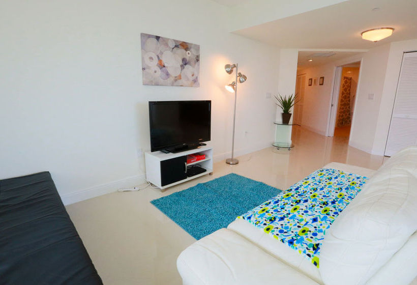 Pelican Residence at One Broadway