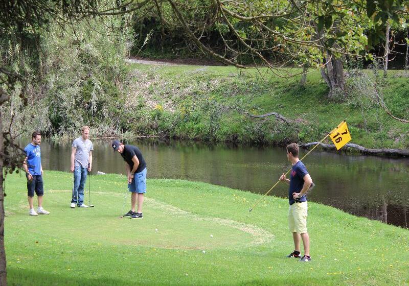 ペンション Blackwaters River Lodge