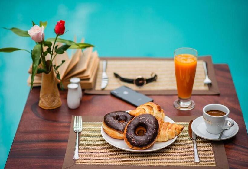 Пансион Five Rose Siem Reap Hostel