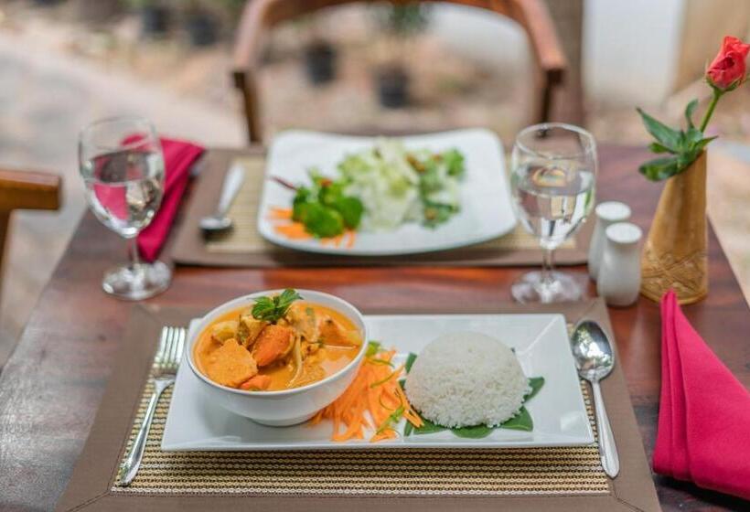 Пансион Five Rose Siem Reap Hostel