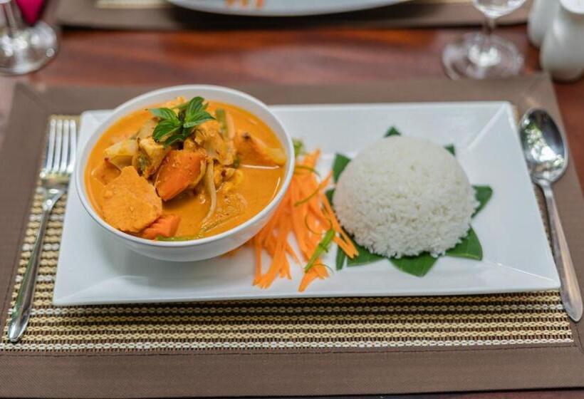 Пансион Five Rose Siem Reap Hostel