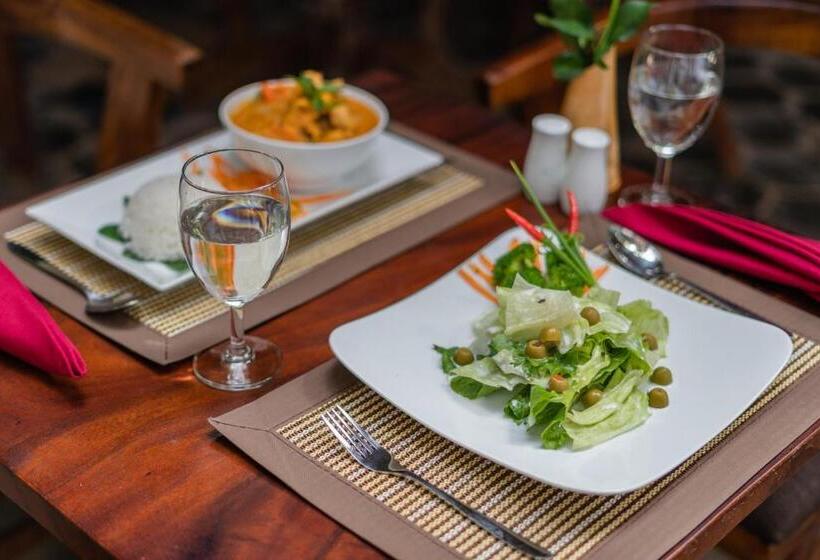 Пансион Five Rose Siem Reap Hostel