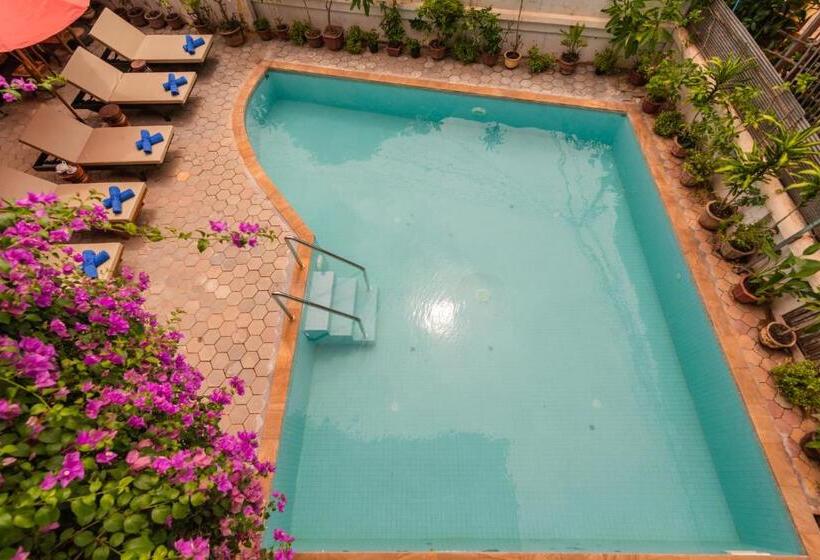 Пансион Five Rose Siem Reap Hostel