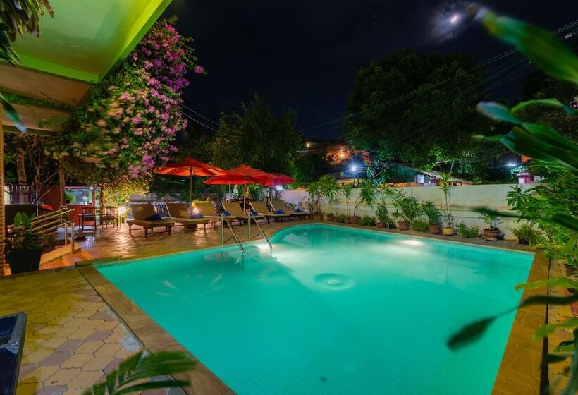 Пансион Five Rose Siem Reap Hostel