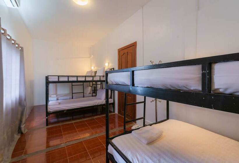 پانسیون Five Rose Siem Reap Hostel