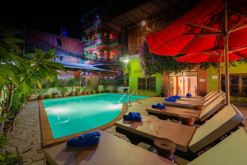 پانسیون Five Rose Siem Reap Hostel