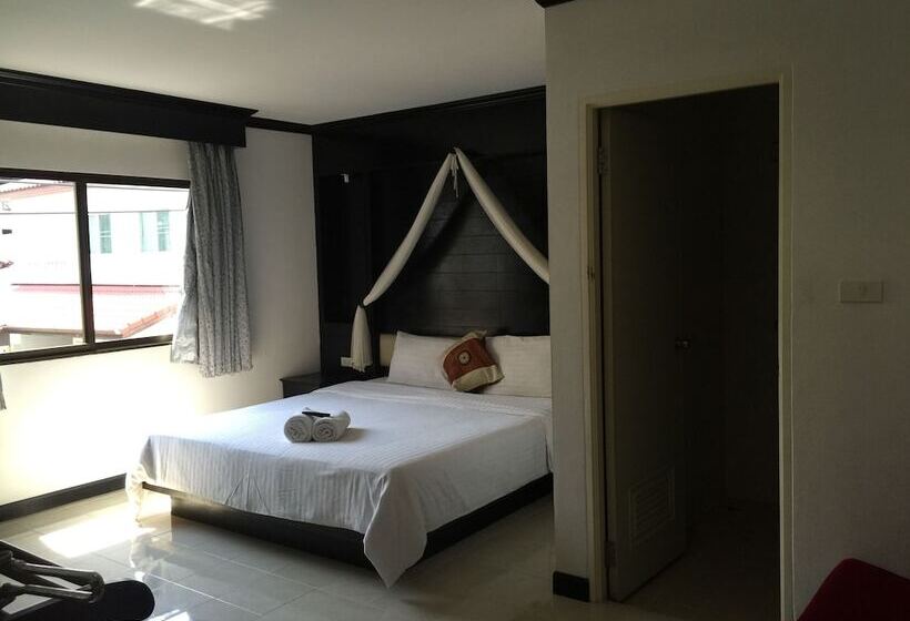 بنسيون The Bird Cage Patong Guesthouse