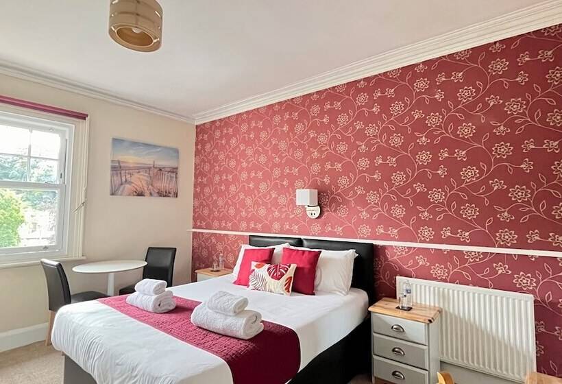 פנסיון Tusker Lodge