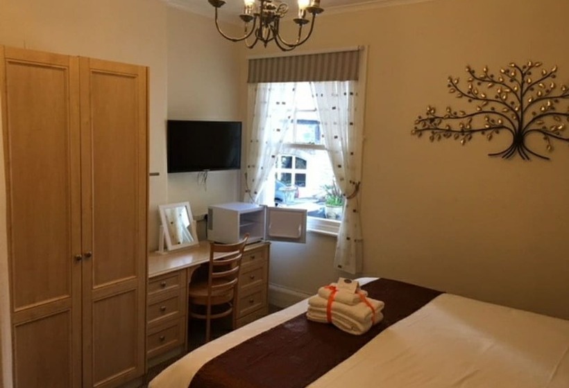 פנסיון Tusker Lodge