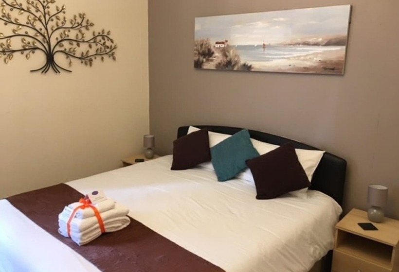 פנסיון Tusker Lodge