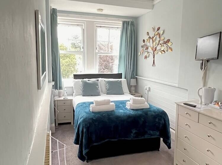 פנסיון Tusker Lodge