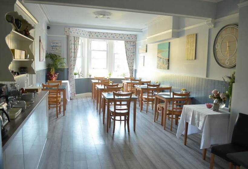 פנסיון Tusker Lodge