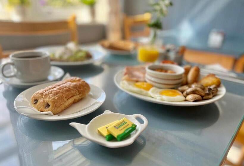 פנסיון Tusker Lodge