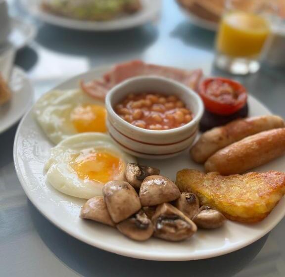 פנסיון Tusker Lodge