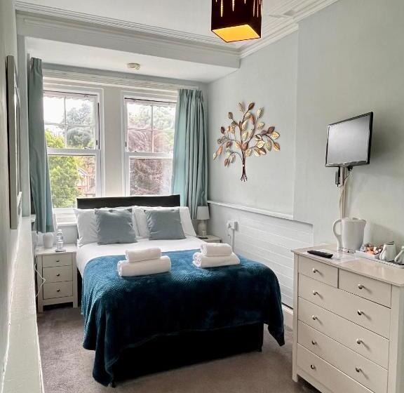 פנסיון Tusker Lodge