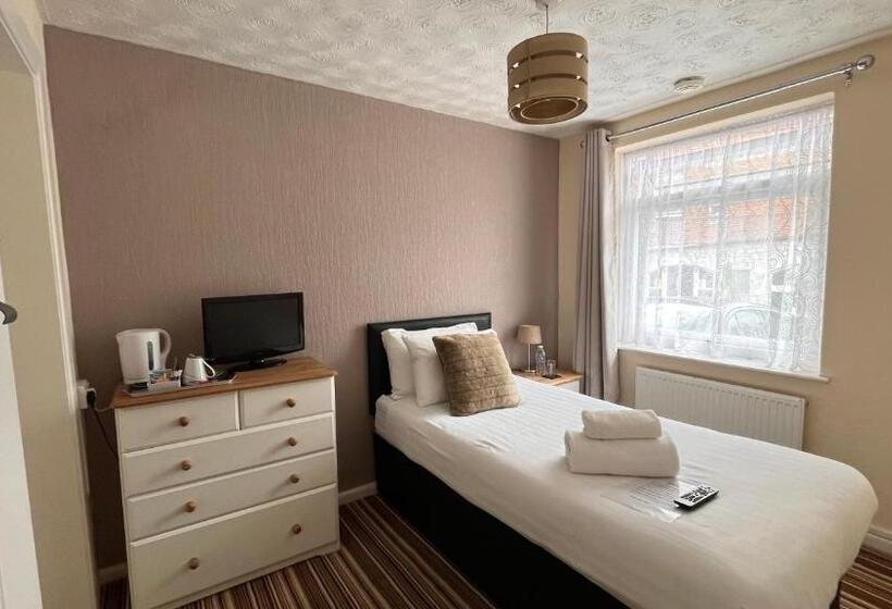 פנסיון Tusker Lodge