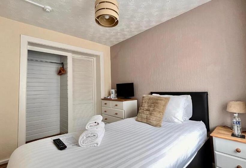 פנסיון Tusker Lodge