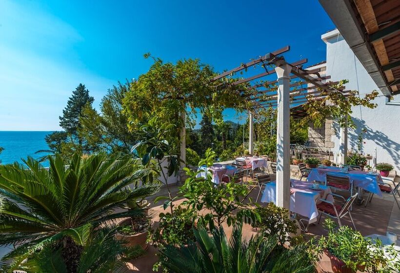 Пансион Villa Carmen Rooms & Apartments