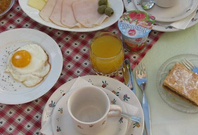 Пансион Villa Carmen Rooms & Apartments