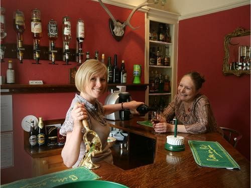 پانسیون Cockington Cottages