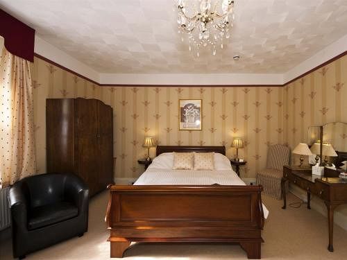 پانسیون Cockington Cottages