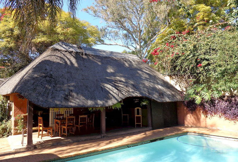 ペンション Treetops & Treats Guest House