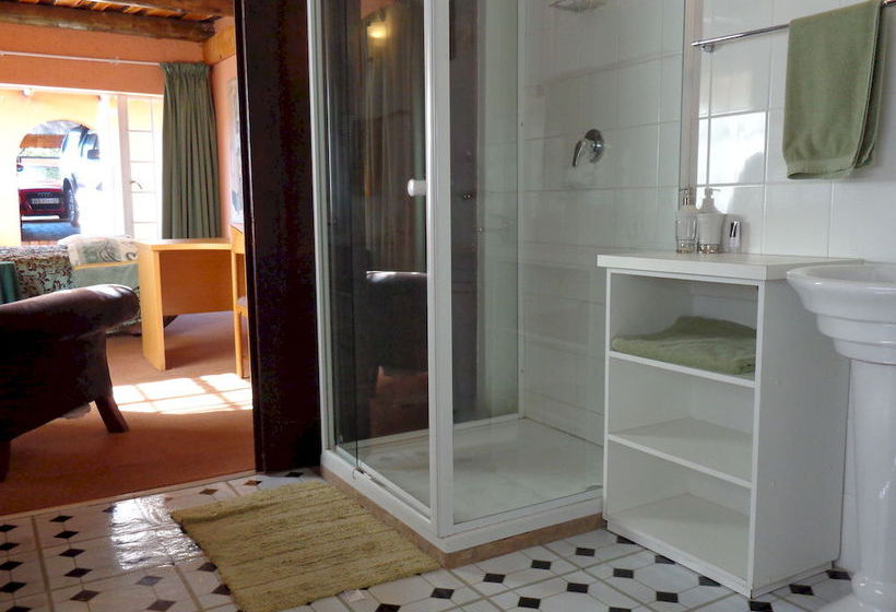 ペンション Treetops & Treats Guest House