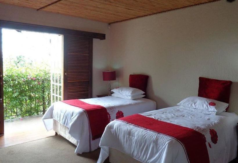 ペンション Treetops & Treats Guest House