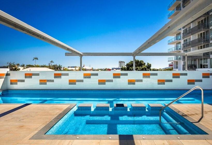 Quest Mackay On Gordon